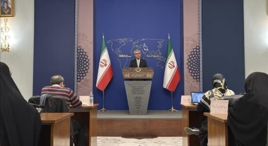 Irani mohon bisedimet me SHBA-në, paralajmëron kundër goditjes së infrastrukturës jetike