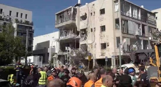 Izrael, ngrihet tym mbi Tel Aviv pas sulmeve me raketa iraniane