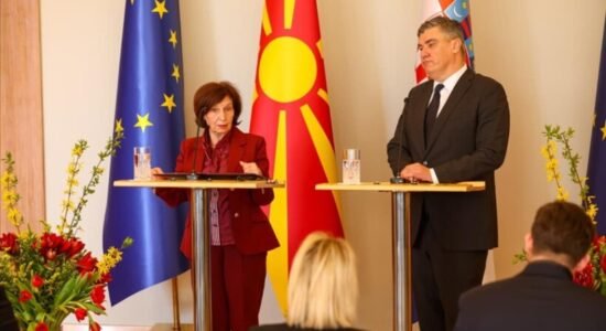 Siljanovska-Davkova pas takimit me homologun kroat: Nuk ka vend për standarde të dyfishta në procesin eurointegrues