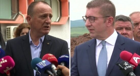 (VIDEO) Mickoski: Nuk ka kushte për të hap kushtetutën, reagon Taravari