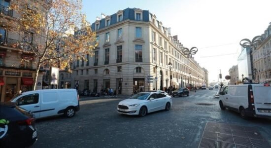 Franca lejon shitjen e përkohshme të naftës “jashtë standardeve” për shkak të frikës nga mungesat