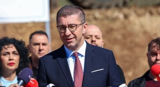 Mickoski: Mbetem në qëndrimin për një njësi zgjedhore, ku do të votonte edhe diaspora