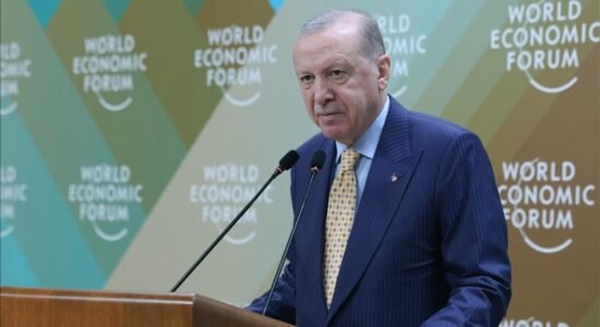 Erdogan: Çmimin e “luftës së pakuptimtë, të paligjshme dhe të panevojshme” po e paguan “gjithë njerëzimi”