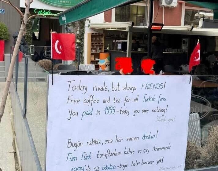  Prishtinë: Kafe dhe çaj falas për tifozët turq në ditën e finales historike të Kosovës