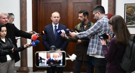 Gashi: “Badenteri” në Kushtetuese s’duhet të jetë tabu