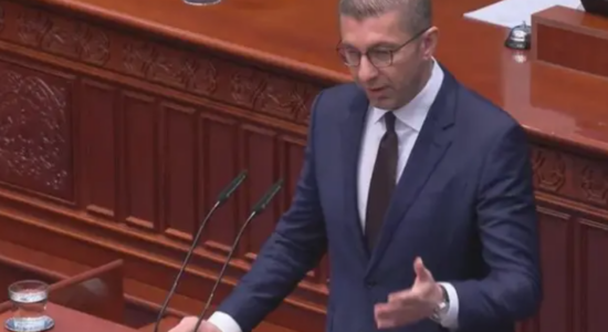 Mickoski: Askush nuk është kundër gjuhës shqipe, por gjuha maqedonase është zyrtare në gjithë territorin