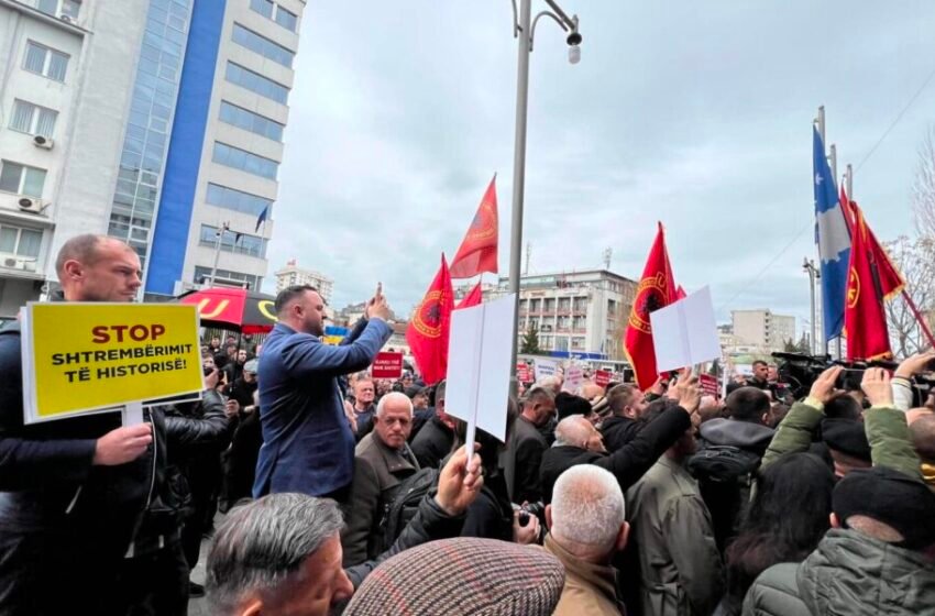  OVL-UÇK e quan idiot Shkëlzen Gashin: Degradim i skajshëm edhe nga Kuvendi