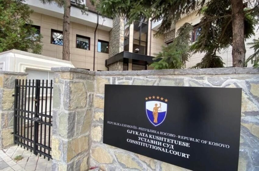  Zgjedhje të jashtëzakonshme apo procedurë të re për presidentin: Çfarë pritet nga Kushtetuesja për dekretin e Osmanit?