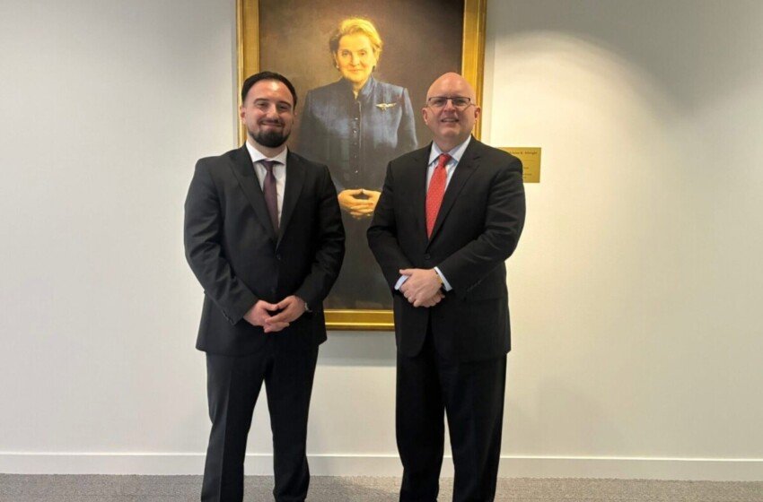  Sabriu në Uashington tekon ambasadorin Philip T. Reeker, diskutohen reformat sociale dhe eurointegrimet