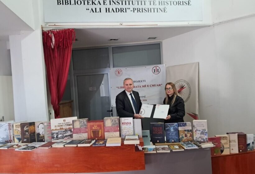  Në kuadër të projektit “Libri, dhurata më e çmuar”, Institutit të Historisë “Ali Hadri” në Prishtinë i dhurohen 226 tituj të Botimeve nga ALSAR