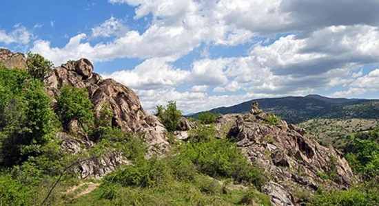 Moti do të jetë me vranësira të ndryshueshme dhe me periudha me diell