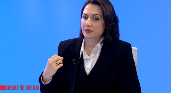 Ajdari: Dokumentet sot na vijnë vetëm në gjuhën maqedonase, në kohën e Talat Xhaferit gjitha dokumentacionet kanë qenë në dy gjuhë