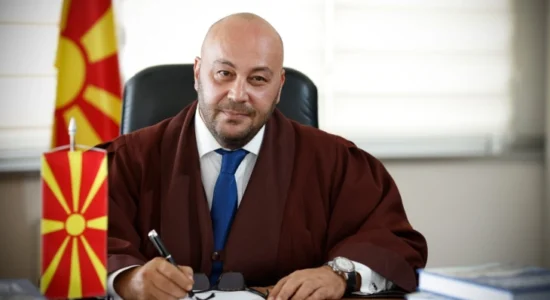 (VIDEO) Kreu i Kushtetueses: Më mirë ta mbyllim gjykatën sesa të vendosim badenterin