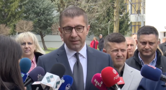 (VIDEO) Mickoski: Po të ulnim akcizën e naftës nuk do të përfitonin qytetarët