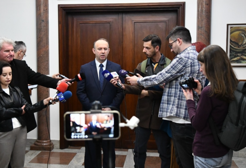  Gashi: “Badenteri” në Kushtetuese s’duhet të jetë tabu