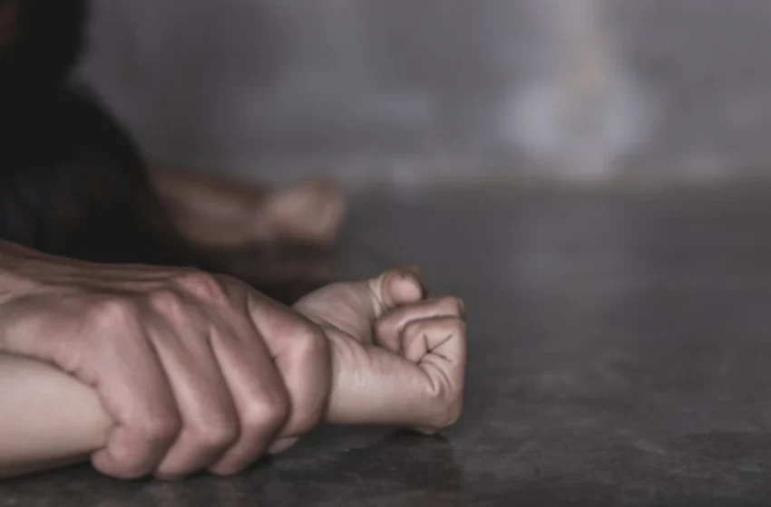  Ndalohet një 25-vjeçar në Shkup, sulmoi dhe e kërcënoi 22-vjeçaren me të cilën njihej paraprakisht