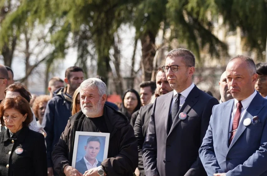  Mickoski: Kujtimi i viktimave nga zjarri tragjik në Koçan do të jetojë përgjithmonë