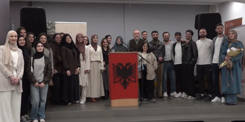  VIDEO  Vizioni M organizon manifestim madhështorë për 7 Marsin