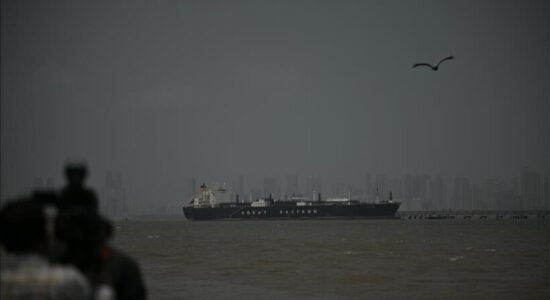 Irani: Ngushtica e Hormuzit është plotësisht nën kontrollin tonë