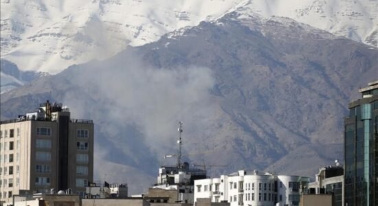 Izraeli pretendon se ka goditur një depo raketash balistike në Iran