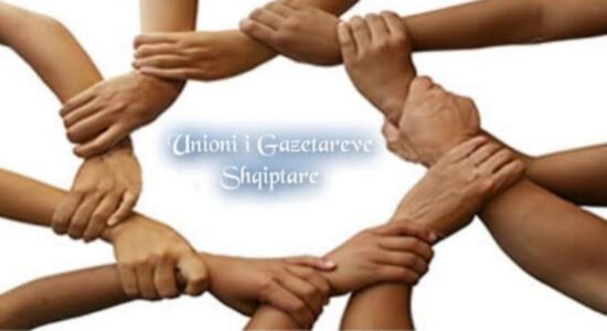 Unioni i Gazetarëve Shqiptarë (UGSH) në mbështetje të protestave studentore: Moszbatimi i gjuhës shqipe, shkelje e rëndë ligjore