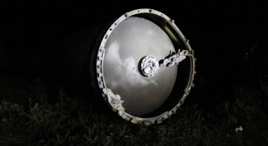 Raketa iraniane godet ndërtesën e telekomunikacionit në Emiratet Arabe, dy të plagosur