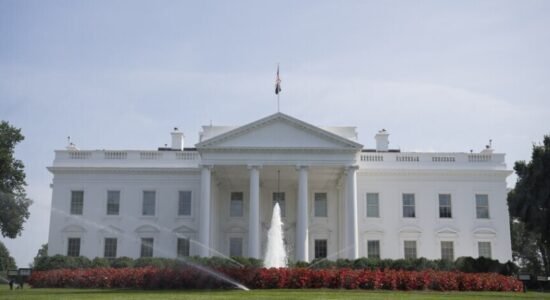 Shtëpia e Bardhë mohon planet për të përdorur armë bërthamore në Iran