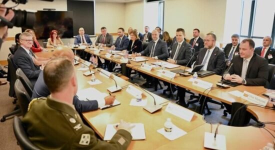 Dialogu Strategjik SHBA-Maqedoni e Veriut: Misajllovski vlerëson bashkëpunimin në forcimin e kapaciteteve mbrojtëse