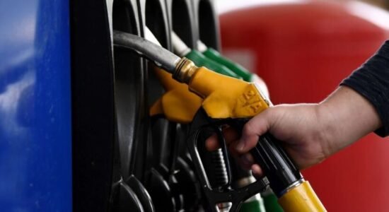 Arritja e armëpushimit në Lindjen e Mesme, bie me rreth 14% çmimi i naftës, shkon në 94 dollarë për fuçi