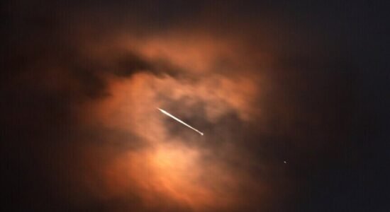 Emiratet e Bashkuara Arabe, 3 të plagosur nga mbeturinat e përgjimit të mbrojtjes ajrore