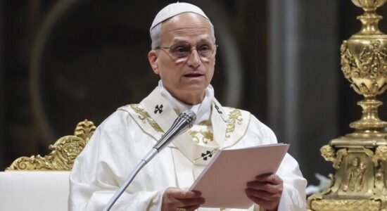 Papa Leoni mirëpret armëpushimin në Lindjen e Mesme dhe bën thirrje për dialog