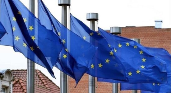 Udhëheqësit evropianë mirëpresin armëpushimin SHBA-Iran