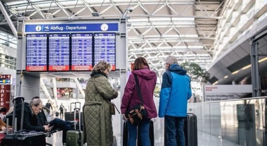 Greva e stjuardëve në Lufthansa shkakton anulimin e qindra fluturimeve në Gjermani