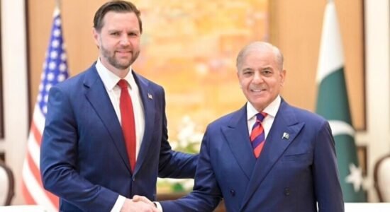 Fillojnë në Islamabad bisedimet SHBA-Iran për arritjen e armëpushimit të përhershëm