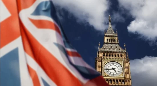 Britania pezullon përkohësisht marrëveshjen për Ishujt Chagos