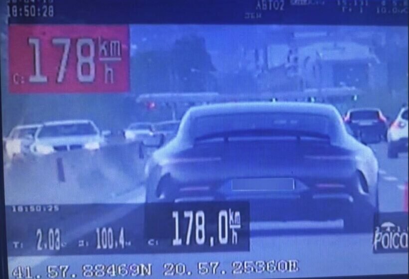 Në rrugë ku shpejtësia e lejuar është 80km/h voziste 178 km/h, sanksionohet shoferi dhe konfiskohet makina