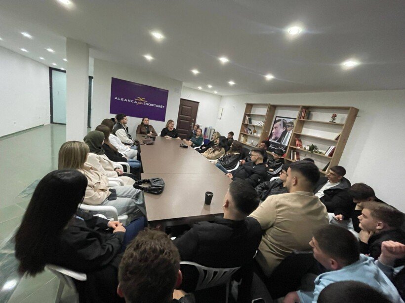 Dauti dhe Berisha mobilizojnë studentët për protestën e 6 prillit