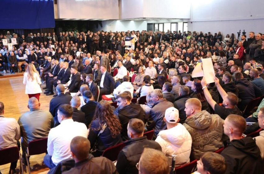  Goditje e rëndë për AAK-në, dorëhiqet anëtari i kësaj partie pas 19 vitesh aktivitet