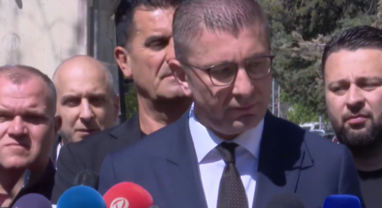 Mickoski: Funksionarë të lartë opozitarë politizuan protestën e studentëve, informuam NATO-n dhe BE-në për tentim destabilizimi