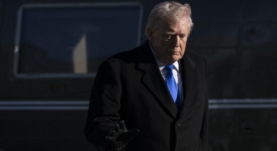 “I çmendur”: Ligjvënësit amerikanë kritikojnë Trumpin për Iranin, thonë se kërcënimet përbëjnë “krime lufte”