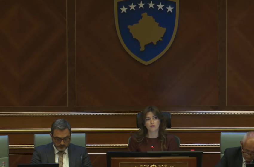  Albulena Haxhiu: Shpërndahet Kuvendi, zgjedhjet do të shpallen brenda afateve kushtetuese