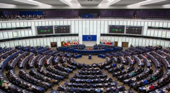 Ligjvënësit e BE-së kërkojnë presion mbi SHBA-në dhe Izraelin dhe pezullim të marrëveshjes me Tel Avivin