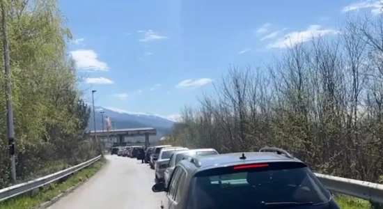 Nafta më e lirë sjell shtetasit e Shqipërisë në Maqedoninë e Veriut për karburant