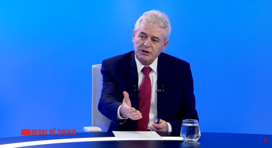 Letër e hapur e Ali Ahmetit: Nuk ka të ardhme pa barazi, nuk ka barazi pa dinjitet, dhe nuk ka dinjitet pa gjuhën shqipe si gjuhë zyrtare