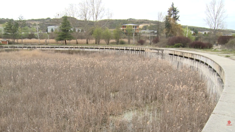  VIDEO  Liqeni i Treskës në harresë  Atraksioni i madh i Shkupit shndërrohet në deponi ilegale mbeturinash