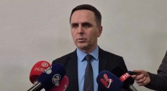 Kasami për letrën e Ahmetit: Ka pasur 20 vitet që t’i zgjidh këto probleme, asnjë e drejtë e shqiptarëve nuk do të preket