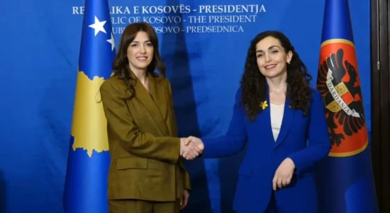 Albulena Haxhiu zyrtarisht ushtruese detyre e presidentes