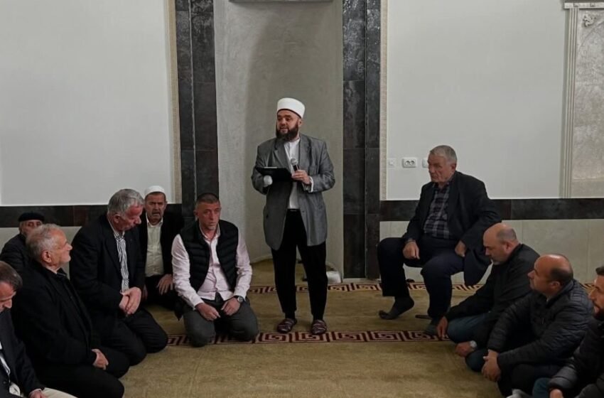  Hoxha Fatmir Latifaj pajton dy familje në Mitrovicë që ishin në hasmëri