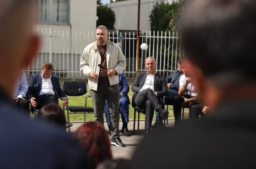 Maxhuni i PDK-së, Lorik Maxhuni, takon punëtorët e “Përparimi” në Vushtrri: Njerëz të përkushtuar që mbajnë në këmbë komunitetin tonë