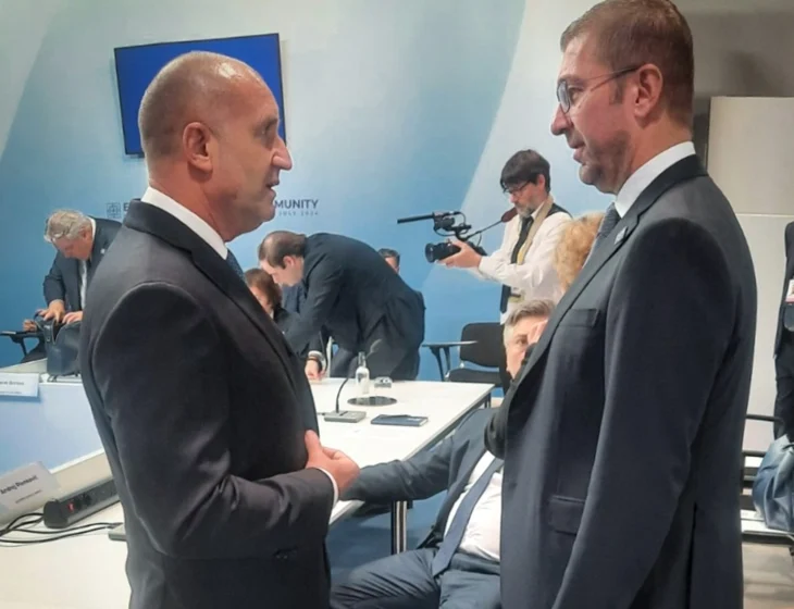  (VIDEO) Mickoski fton në takim kryeministrin e ri bullgar, Rumen Radev